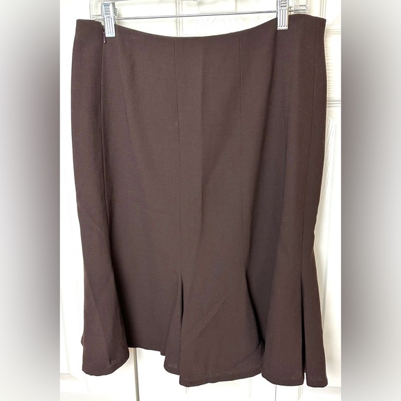 Vtg VALENTINO Italy Fluted Trumpet Skirt Brown 100% Wool Classic Vintage Style - Picture 8 of 8